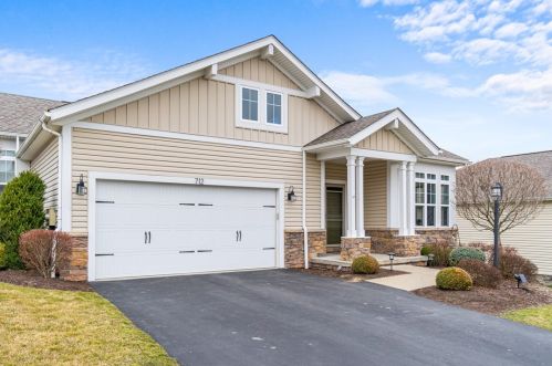 712 Mission Hills Dr, Canonsburg, PA 15317-7002
