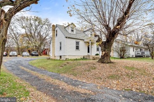 6440 Wertzville Rd, West Enola, PA 17025-1166