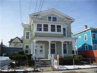 153 Beach St, Bridgeport, CT 06608-1902