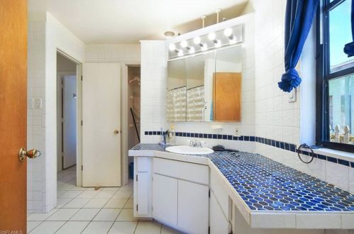 2381 Oleander St, Saint James City FL  33956-2074 exterior