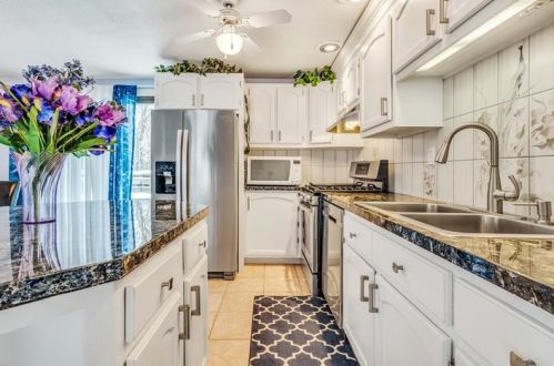 2425 Nicholson Rd, Sewickley, PA 15143-8508