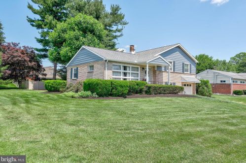 33 Scarsdale Dr, Camp Hill, PA 17011-7933