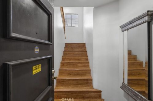 805 Chestnut St, Glendale CA 91205-2501 exterior