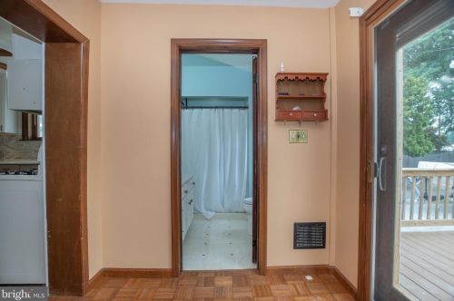 13 Beverly Pl, Wilmington DE  19809-2901 exterior