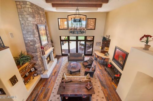 5874 Greenfield Rd, Gilbert, AZ 85298-6143