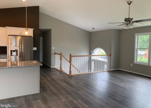 1198 Happy Ridge Dr, Front Royal VA  22630-5302 exterior