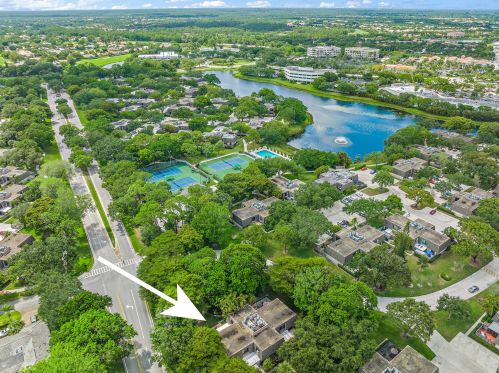 527 5th Ter, West Palm Beach, FL 33418-3668