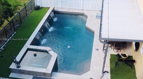 3864 Aspen Leaf Dr, Boynton Beach FL  33436-1700 exterior