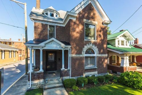 725 Pleasant St, Paris, KY 40361-1832