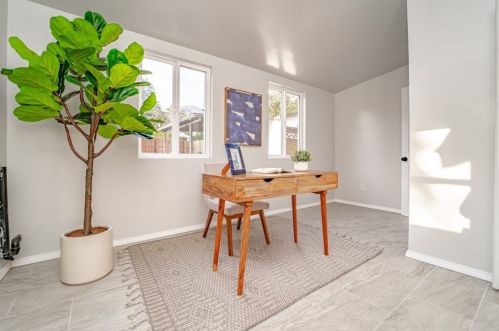 137 Altadena Dr, Altadena CA  91001-5104 exterior
