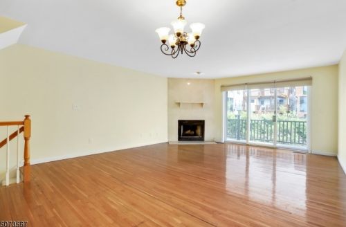 136 Panorama Dr, Edgewater NJ  07020-7241 exterior