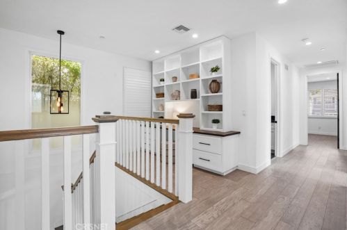 3213 Pine Ave, Manhattan Beach CA  90266-3615 exterior