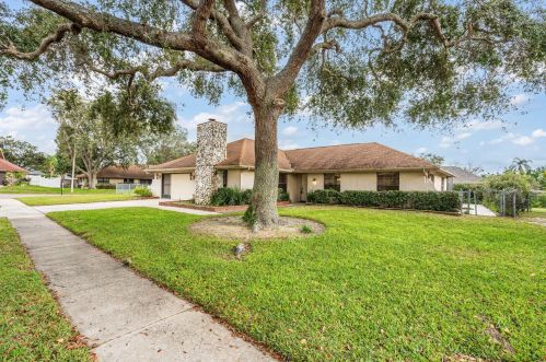 1645 Figtree Dr, Titusville, FL 32780-4396