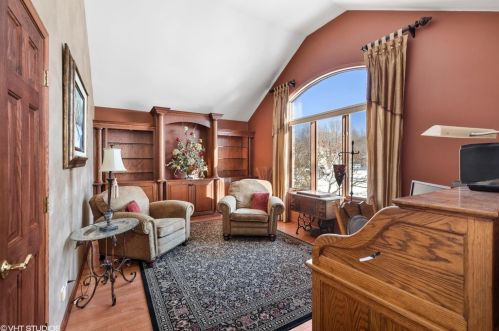 10058 Delmar St, Dyer, IN 46373-9114