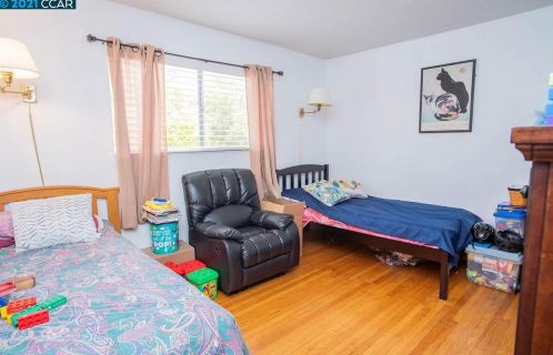 2699 Shamrock Dr, Richmond CA  94806-1555 exterior