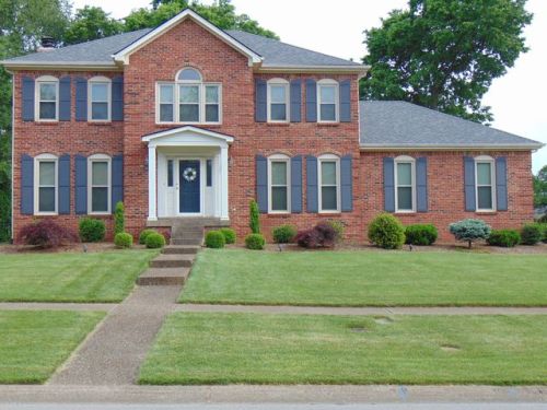 8212 Lacevine Rd, Louisville, KY 40220-2896