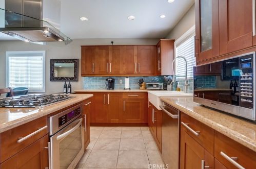 3753 Snowden Ave, Long Beach CA  90808-2226 exterior