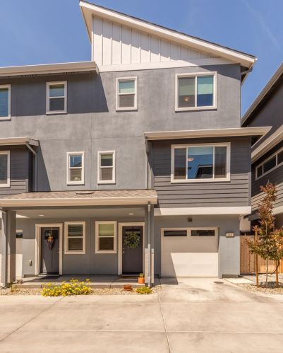 449 3rd St, Woodland, CA 95695-4008