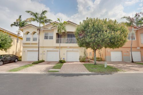 2924 Carvelle Dr, West Palm Beach, FL 33404-1854