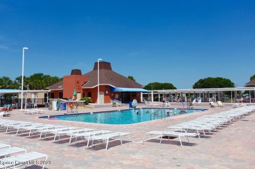 925 Hawthorn Cir, Sebastian FL  32976-7500 exterior