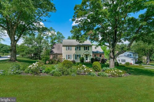 1216 Mill Mar Rd, Lancaster, PA 17601-1647