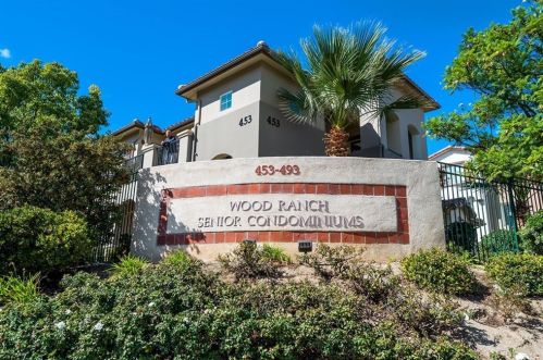 477 Country Club Dr, Simi Valley, CA 93065-8393