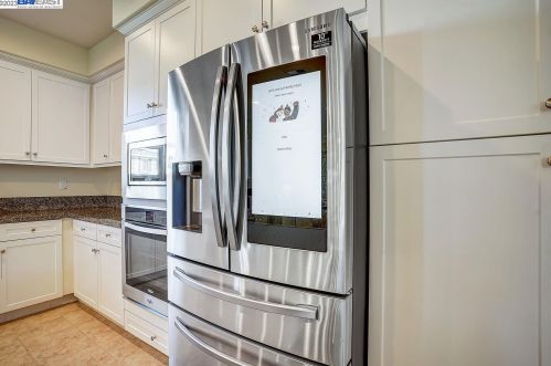 70 Thunder Bay Ct, West Pittsburg CA  94565-7924 exterior