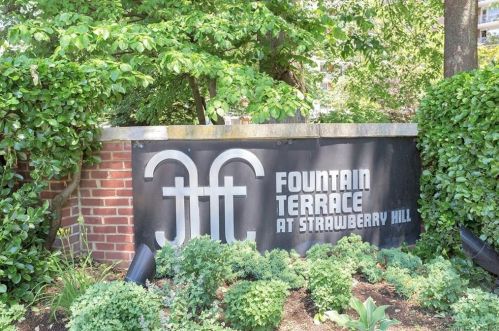 71 Strawberry Hill Ave, Stamford CT  06902-2757 exterior