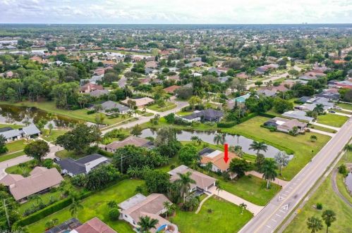 4515 Lakewood Blvd, Naples, FL 34112-5206