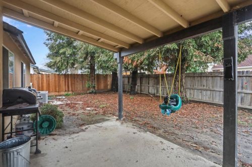 1804 Elleby Ct, Modesto CA  95355-8658 exterior