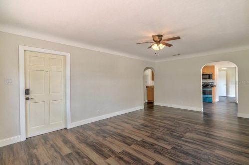 3210 11th Ave, Saint Petersburg FL  33713-5404 exterior