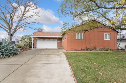 4001 Karl Dr, North Highlands, CA 95660-4553