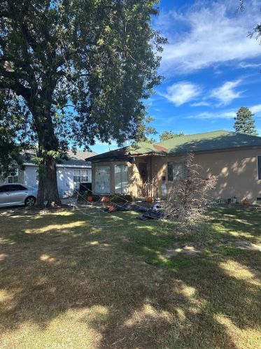 8227 Cole St, Downey, CA 90242-2415