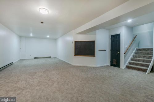 1704 Wheatland Ave, Lancaster PA  17603-4520 exterior