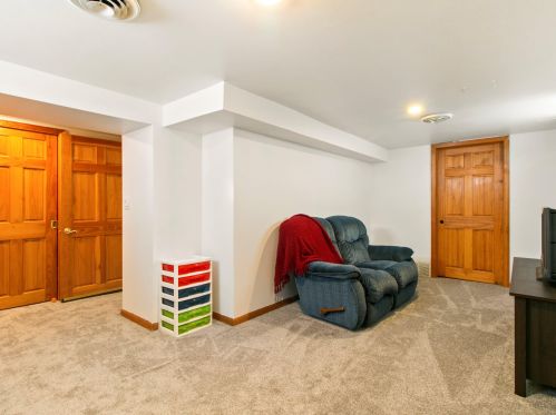 3610 Taylor Ave, Milwaukee WI 53207-3440 exterior