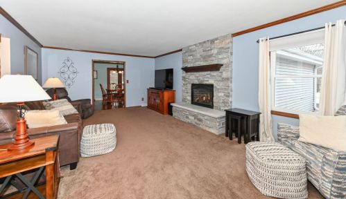 624 Oxford Ct, Wales, WI 53183-9646