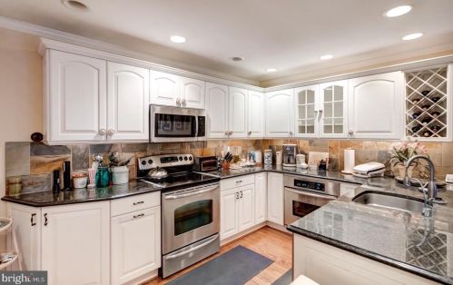 26 Manchester Ct, Berwyn PA  19312-1863 exterior