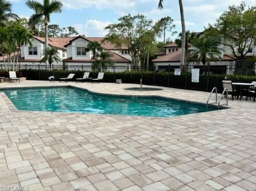 2235 Hawksridge Dr, Naples FL  34105-8542 exterior