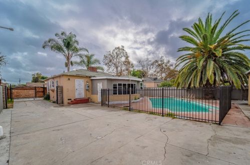 12015 Muriel Dr, Lynwood CA  90262-5255 exterior