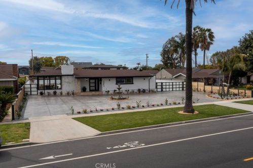 3841 Pacific Ave, Long Beach CA  90807-3227 exterior