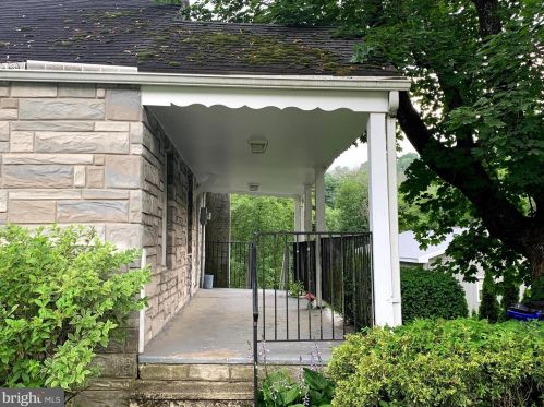 1235 Manatawny St, Pottstown, PA 19464-3516
