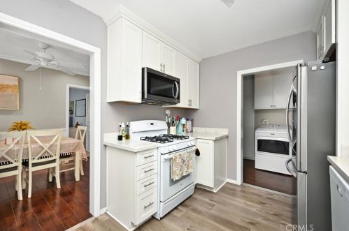 6654 Turnergrove Dr, Lakewood CA  90713-2752 exterior