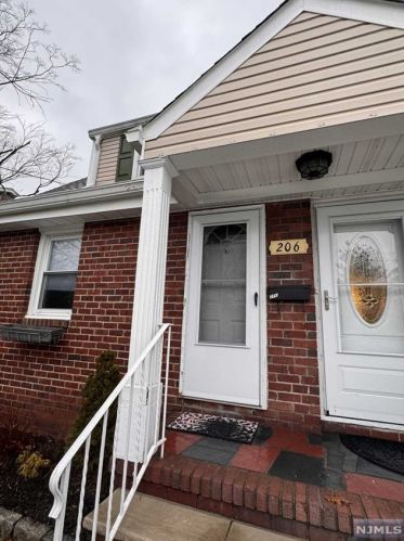 206 Manhattan Ter, Dumont NJ  07628-2234 exterior