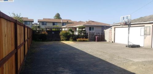 896 Delano St, San Lorenzo CA  94580-1246 exterior