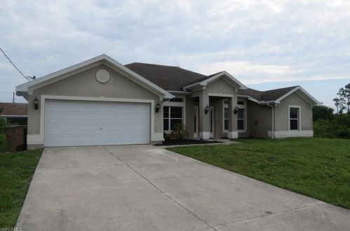 438 Thelma Ct, Lehigh Acres, FL 33972-1053