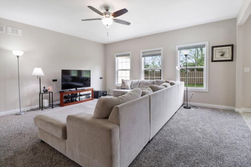 6812 Linden Dr, Crown Point, IN 46307-7142