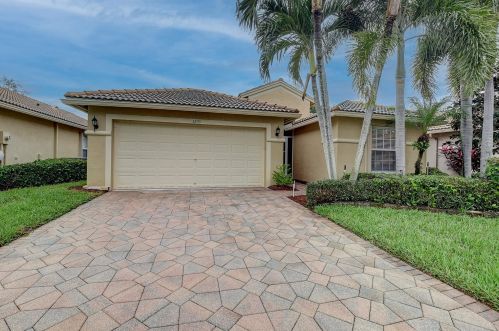5235 Espana Ave, Boynton Beach, FL 33437-2041