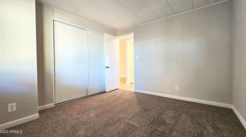 526 Charleston Ave, Phoenix AZ  85022-1531 exterior