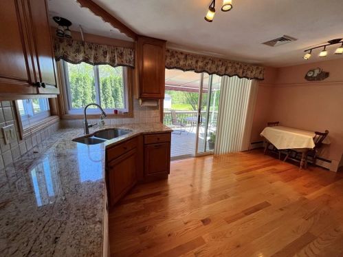 7 Hawthorne Rd, Coventry RI 02816-7630 exterior