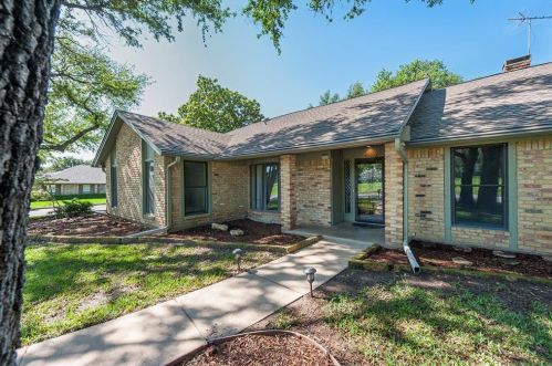 4301 Willow Way Rd, Fort Worth, TX 76133-6729